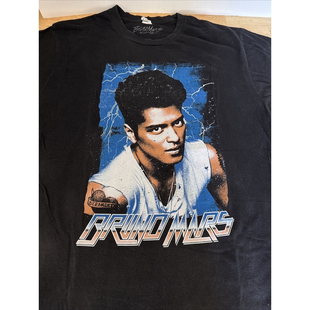 Bruno Mars Concert T Shirt Size Large Moonshine Jungle Tour